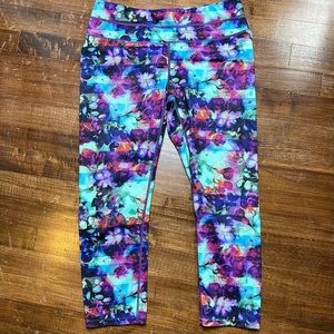 Athleta Womens Leggings Crop Capri Size MEDIUM Floral Stripe Back Pocket Stretch